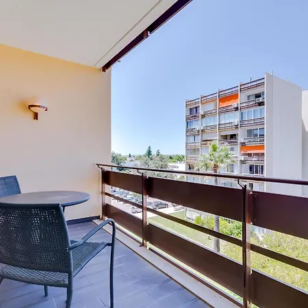 Apartamento T1 Edificio Loule - Centro De *